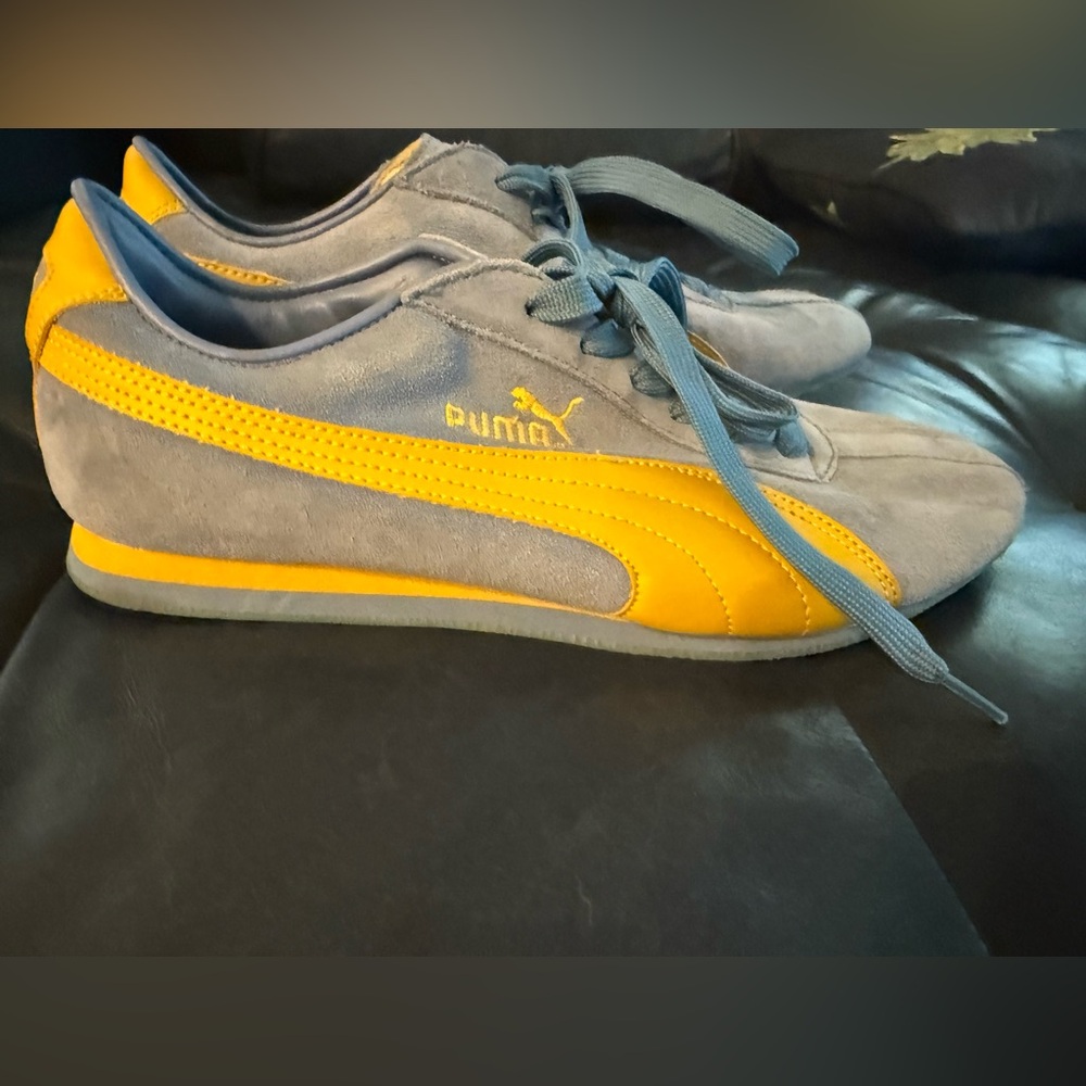 New Puma Men's Blue and Yellow Speedcat Size 9, no box or tags
